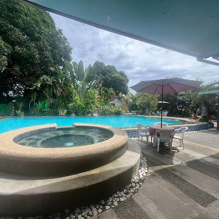 Ice Bear Bar & Tourist Inn Dauis Exterior foto