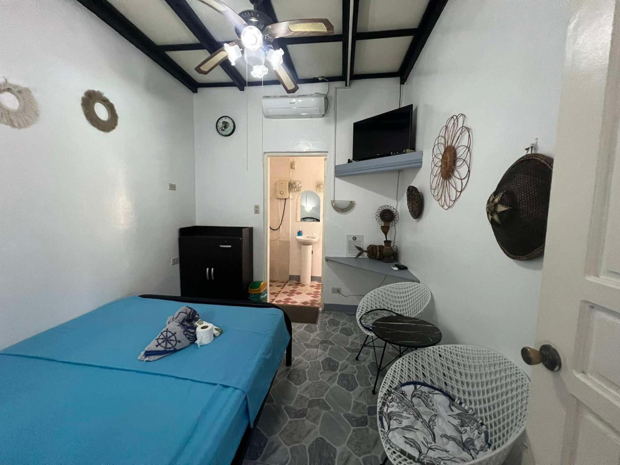 Ice Bear Bar & Tourist Inn Dauis Quarto foto